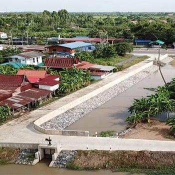 โครงการก่อสร้างระบบป้องกันน้ำท่วมพื้นที่ชุมชนศาลาแดง อำเภอเมือง จังหวัดอ่างทอง