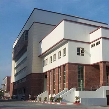 อาคารสำนักงานและกีฬา มหาวิทยาลัยศรีปทุม จังหวัดชลบุรี